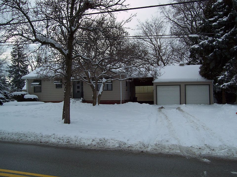 1st image of 4614 E 104th St