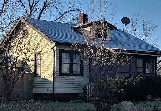 2nd image of 1809 Sinclair St