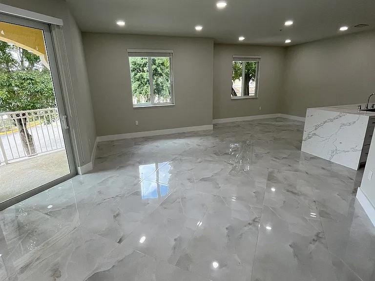 8906 W Flagler St #220 — Photo 10