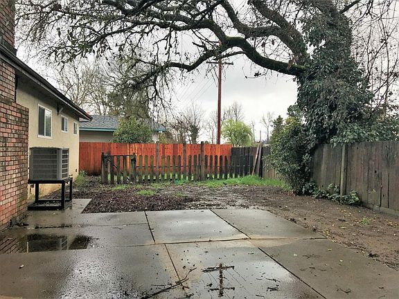 2nd image of 221 Washo Dr