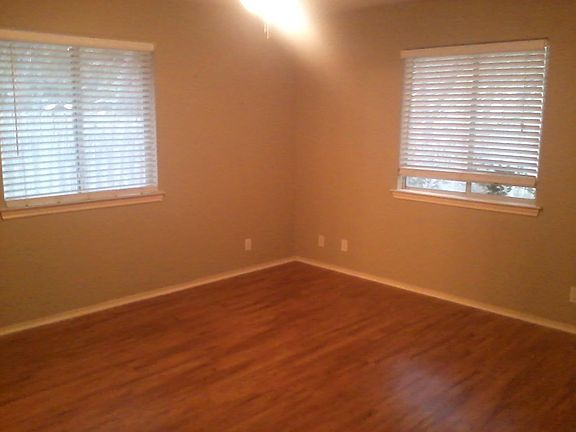 2nd image of 623 Blue Oak Cir