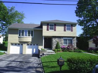 11 Fir Pl, New Rochelle, NY 10801