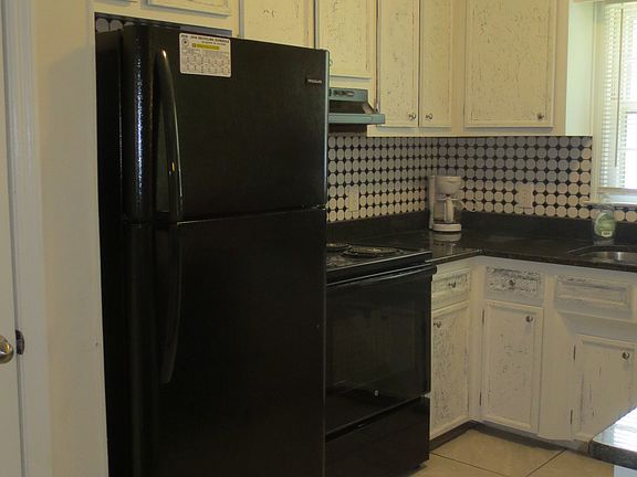 5th image of 25 E North St