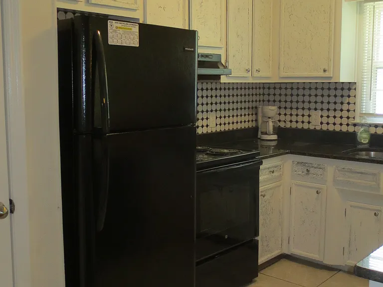 25 E North St — Photo 1