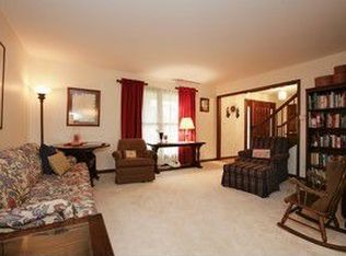 6485 Coach House Rd, Lisle, IL 60532