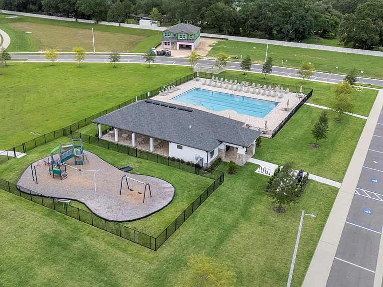 12195 Stirrup Dr — Photo 10