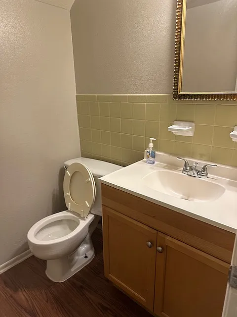 1 bed, 1.5 bath, 1000 sqft, $1,000 — Photo 4