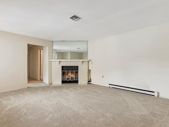 5th image of 97 Revere Dr