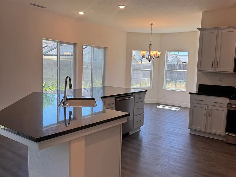 4438 W Langden Dr — Photo 7