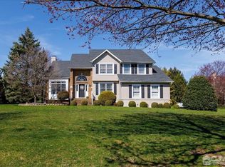 4 Compton Ct, Monroe Township, NJ 08831
