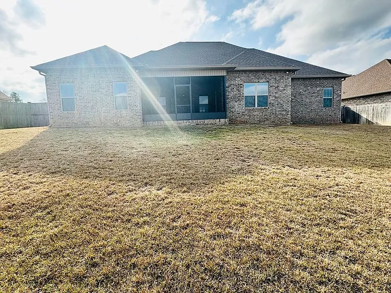 102 Twisted Laurel Ln — Photo 34