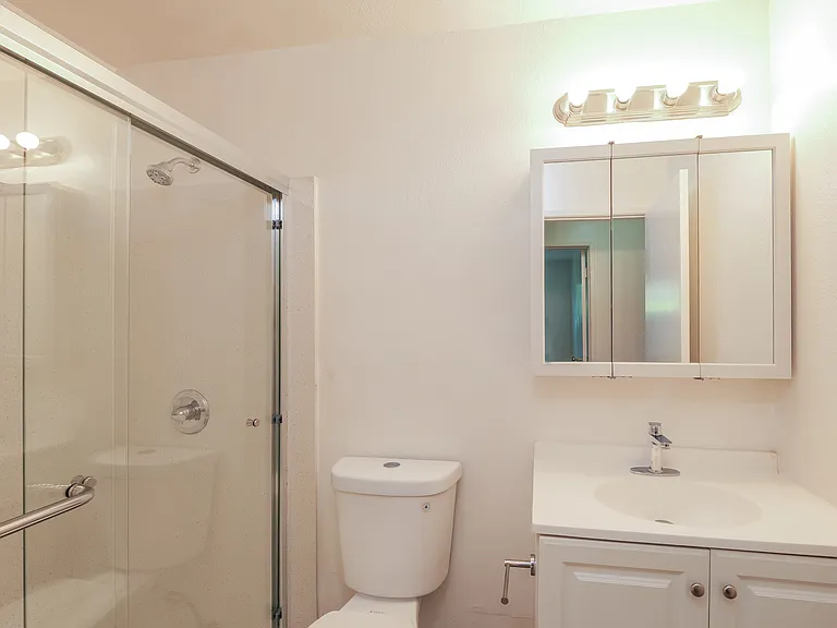 13-photo-Bathroom-