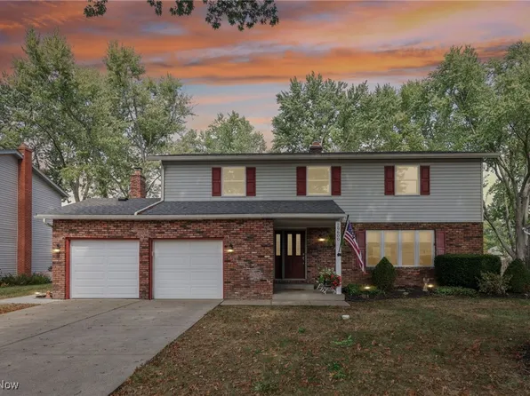 29600 Westminster Dr, North Olmsted, OH 44070