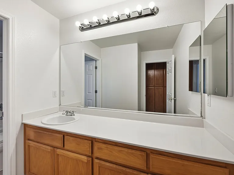 552 Stonehaven Ct — Photo 22