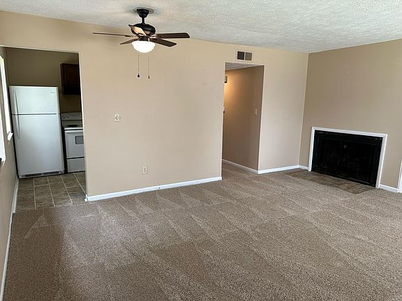 2nd image of 460 Lenney Dr #2