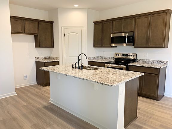 Connelly IV H - Kitchen - DSLD Homes