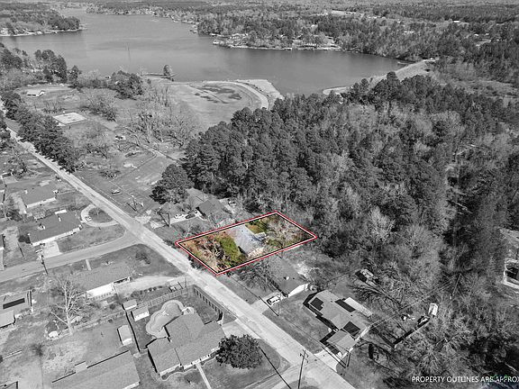 2nd image of 1304 W Lake Dr