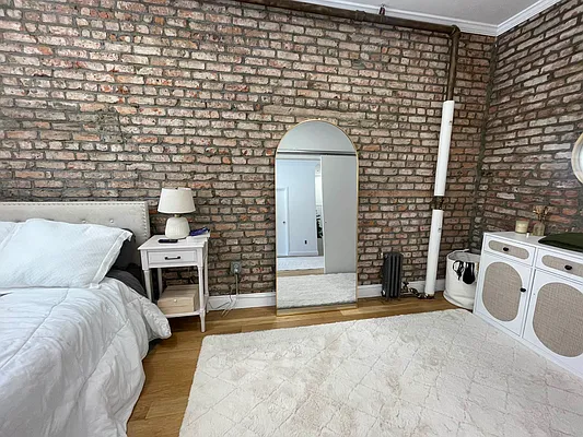 Rented by Meraki Realty LLC | media 19