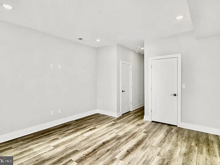 Brand New Luxury Apartments — Photo 2