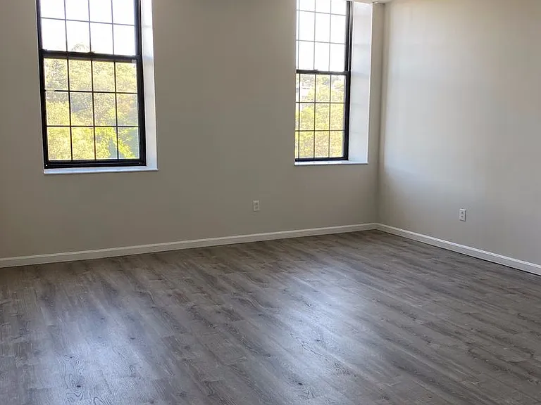 Border City Mills Apartments — Photo 13