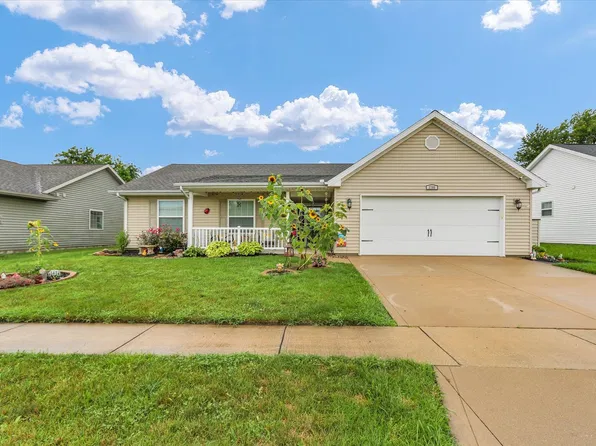 2705 N Skyline Dr, Urbana, IL 61802