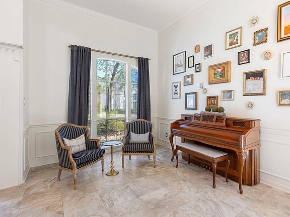 4th image of 19 Clingstone Pl