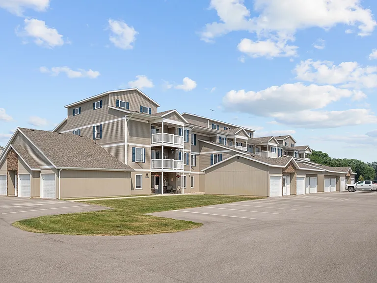 Coopers Landing Apartments — Photo 47