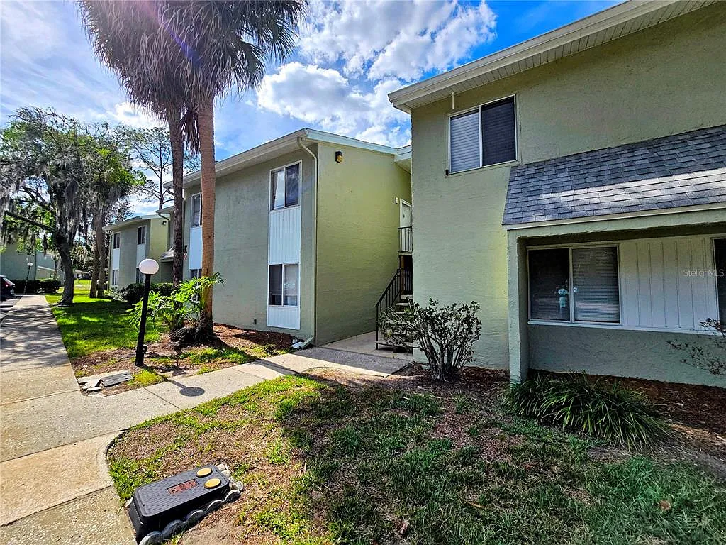 Building Photo - 561 Fairways Cir #A