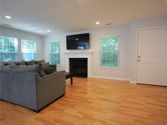 5th image of 309 Sara Cir