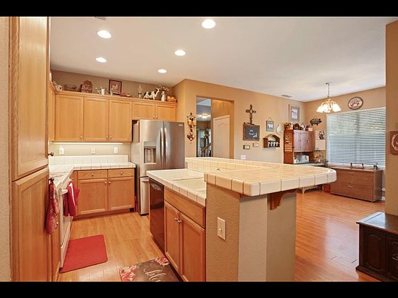 5th image of 2394 Tea Rose St