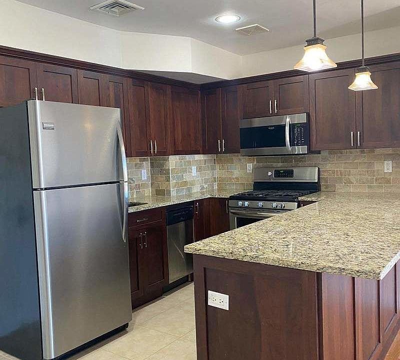 1st image of 141-29 84th Dr Penthouse 3