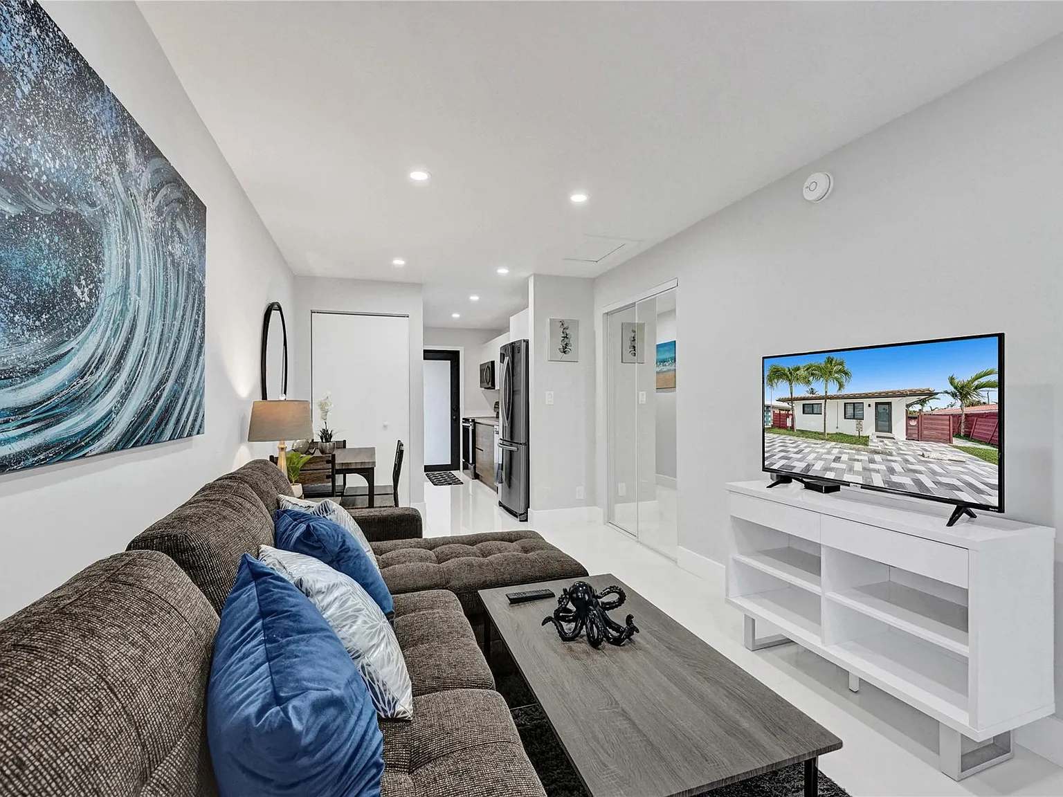 1 bed, 2109 sqft, $1,999 — Photo 3