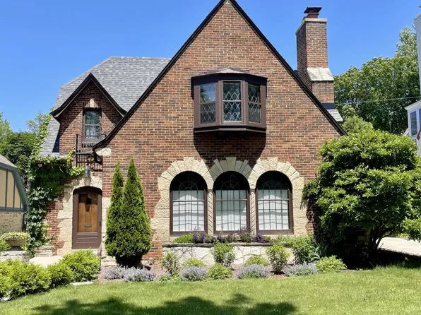 640 East Carlisle AVENUE, Whitefish Bay, WI 53217