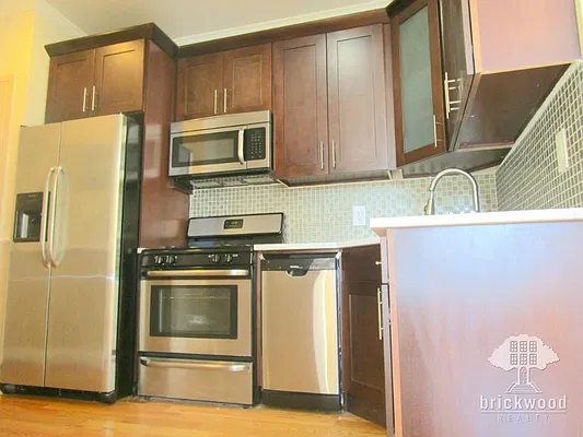 Rented by Brickwood Realty | media 4
