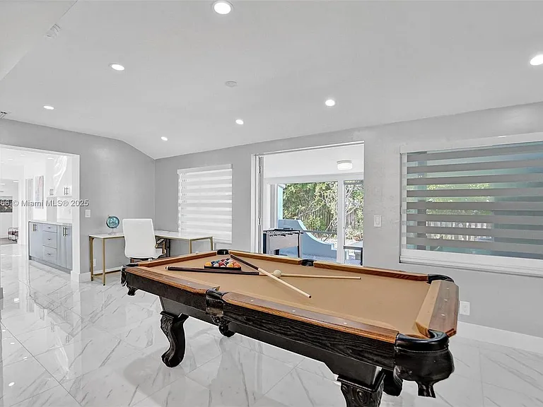 725 Harrison St — Photo 27