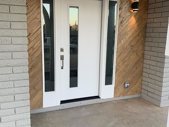 2nd image of 2828 E Joan D Arc Ave