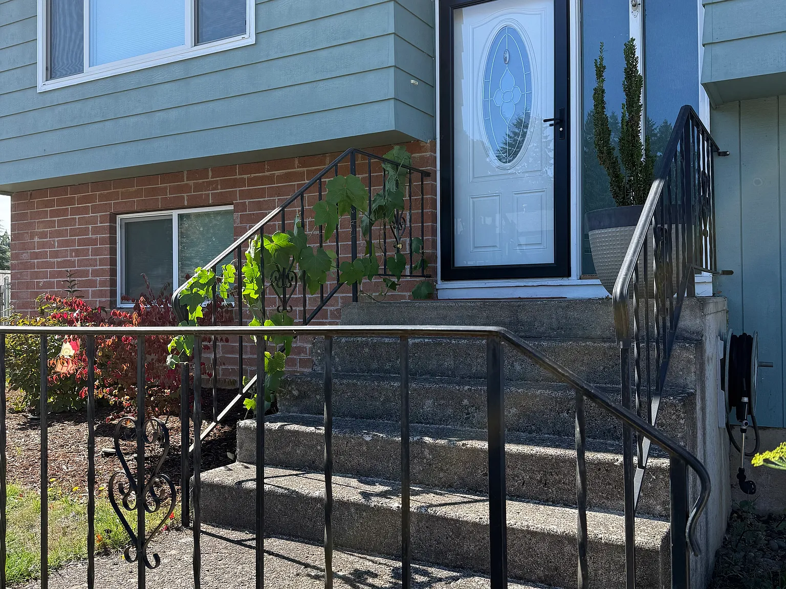 4 bed, 1887 sqft, $3,400 — Photo 2
