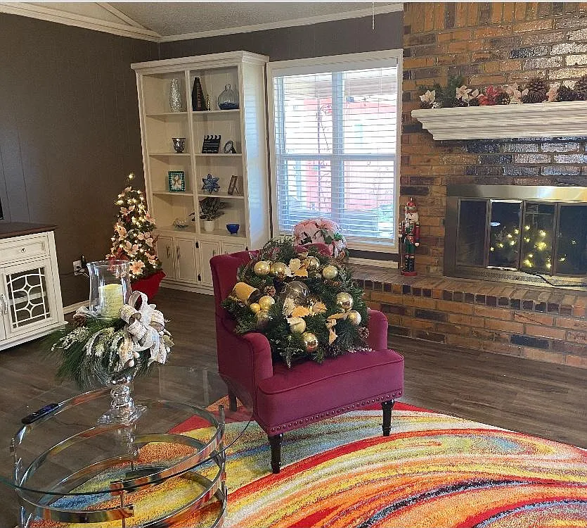 8604 Jordan Dr — Photo 3