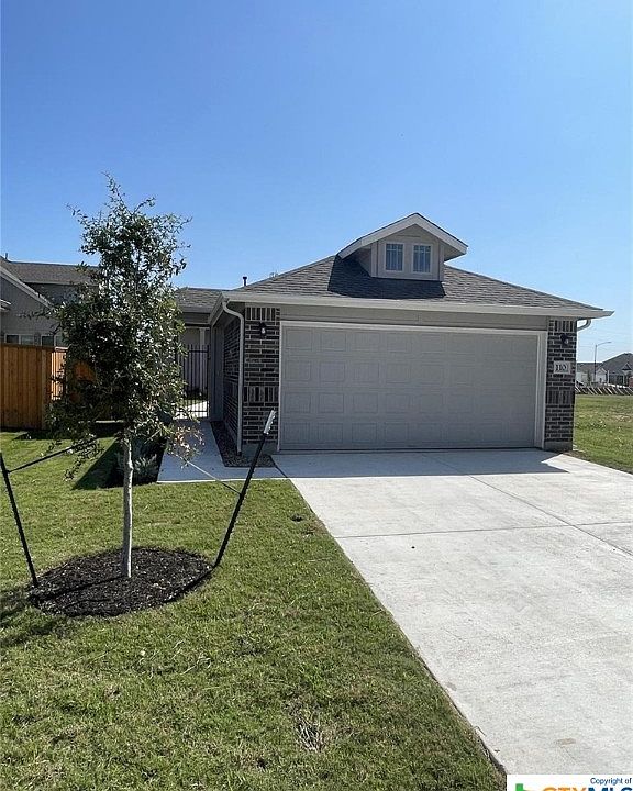 1st image of 110 Driftwood Ln