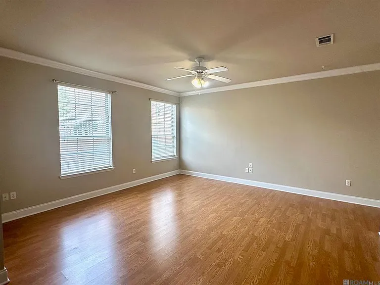900 Dean Lee Dr #206 — Photo 5
