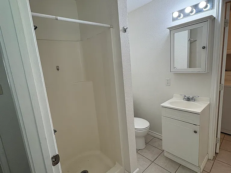 916 Wood Ave #A — Photo 8