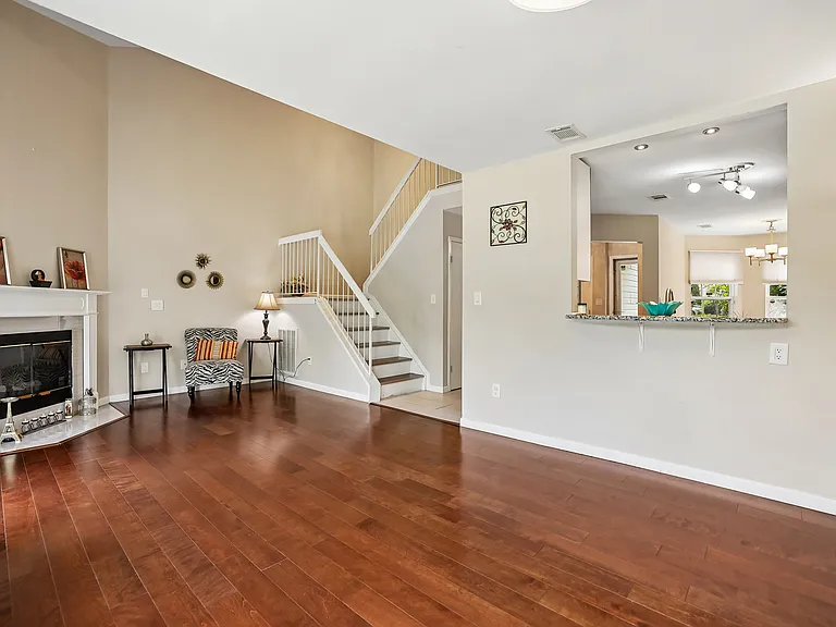 171 Nebula Rd — Photo 2