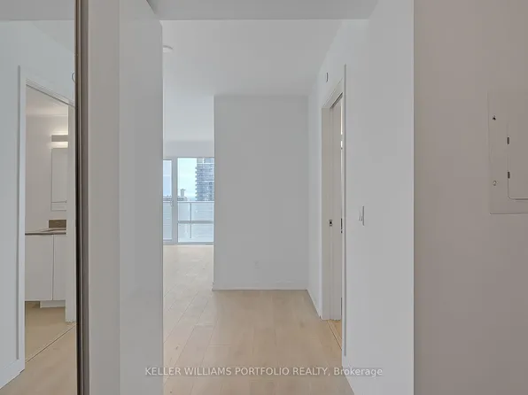 501 Yonge St, Toronto, ON