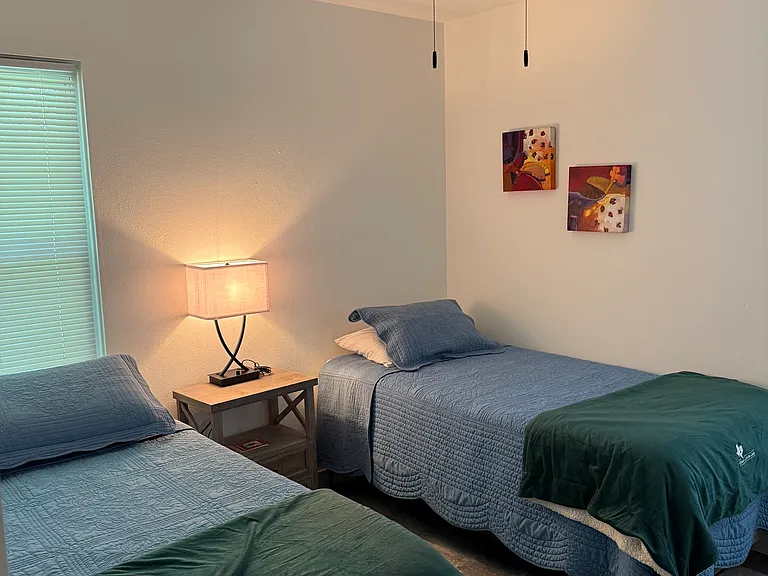 Third bedroom with 2 twin beds.