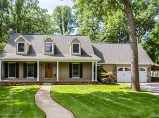 27901 Galien Dr, South Lyon, MI