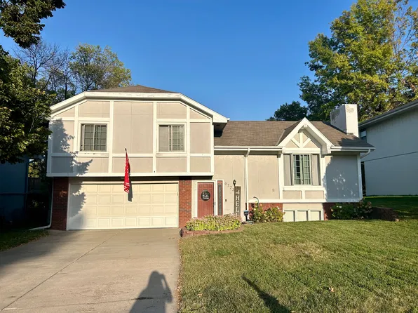 6723 S 75th St, Omaha, NE 68127