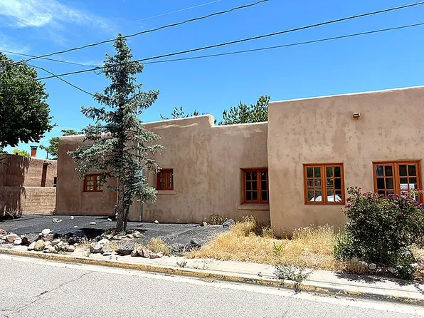 121 Quintana St, Santa Fe, NM 87501