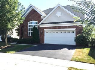 3877 Kingsmill Dr, Elgin, IL 60124