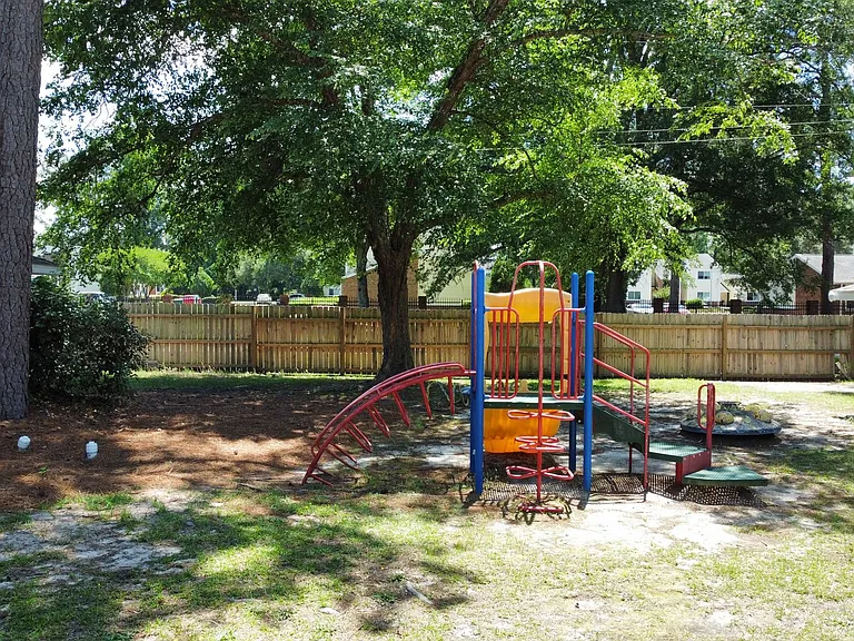 Oakview Townhomes — Photo 3