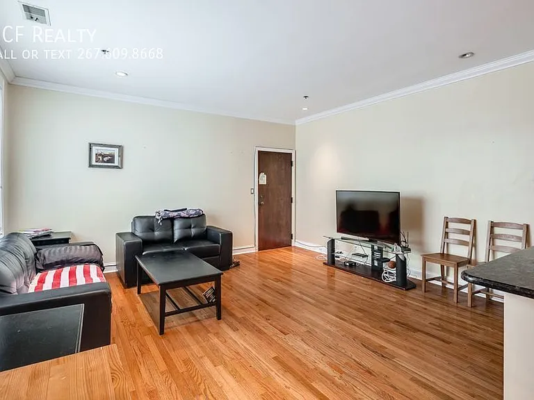 627 N 18th St #208 — Photo 5